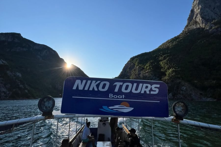 1 Hour Boat Tour in Komani Lake